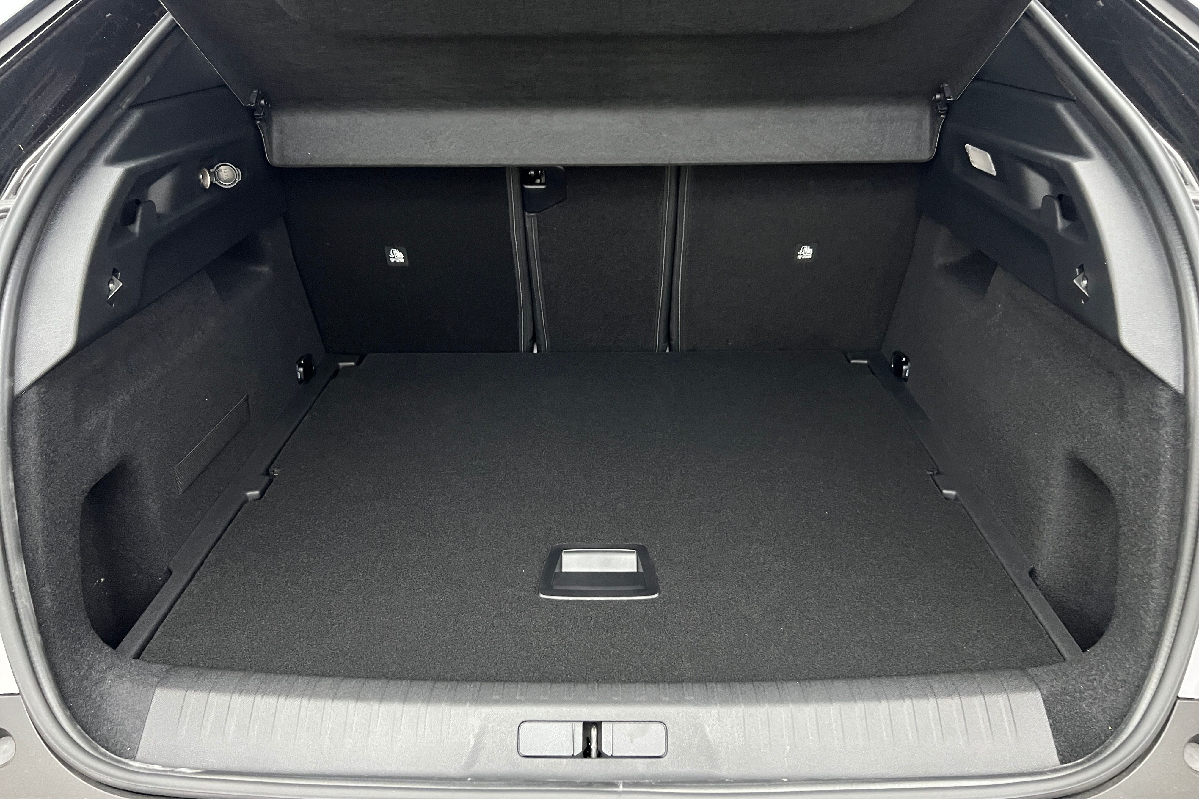 PEUGEOT 3008 SUV Hybride — photo 18