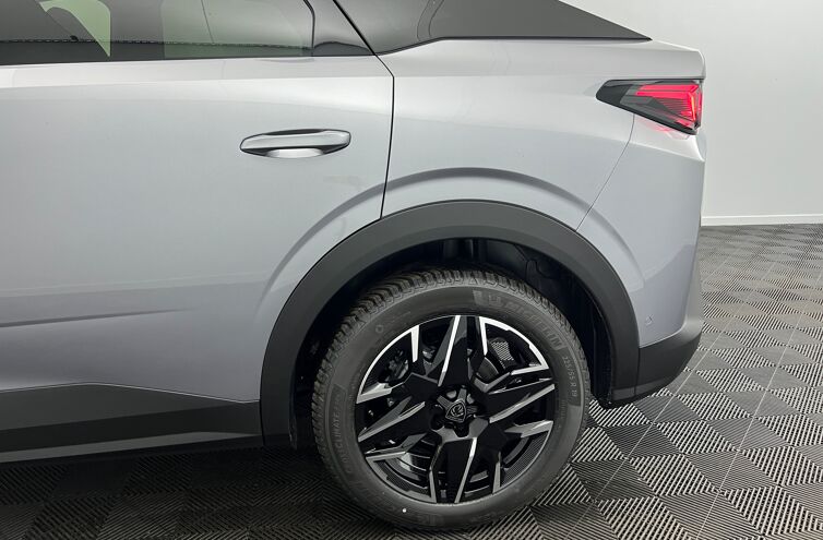 PEUGEOT 3008 SUV Hybride Essence