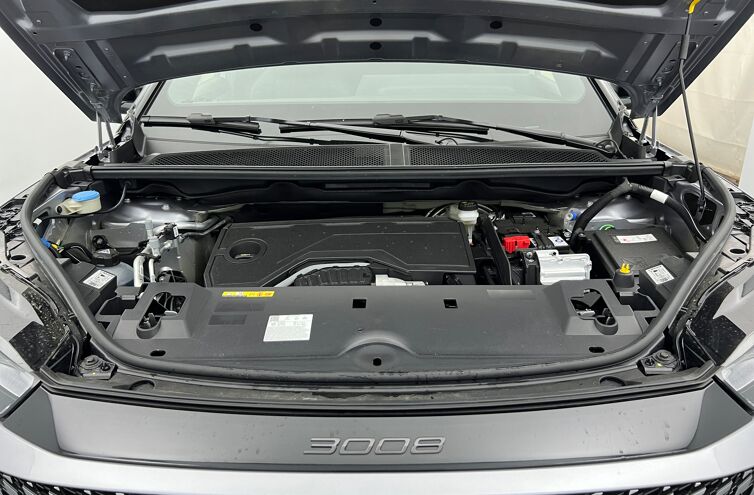 PEUGEOT 3008 SUV Hybride Essence