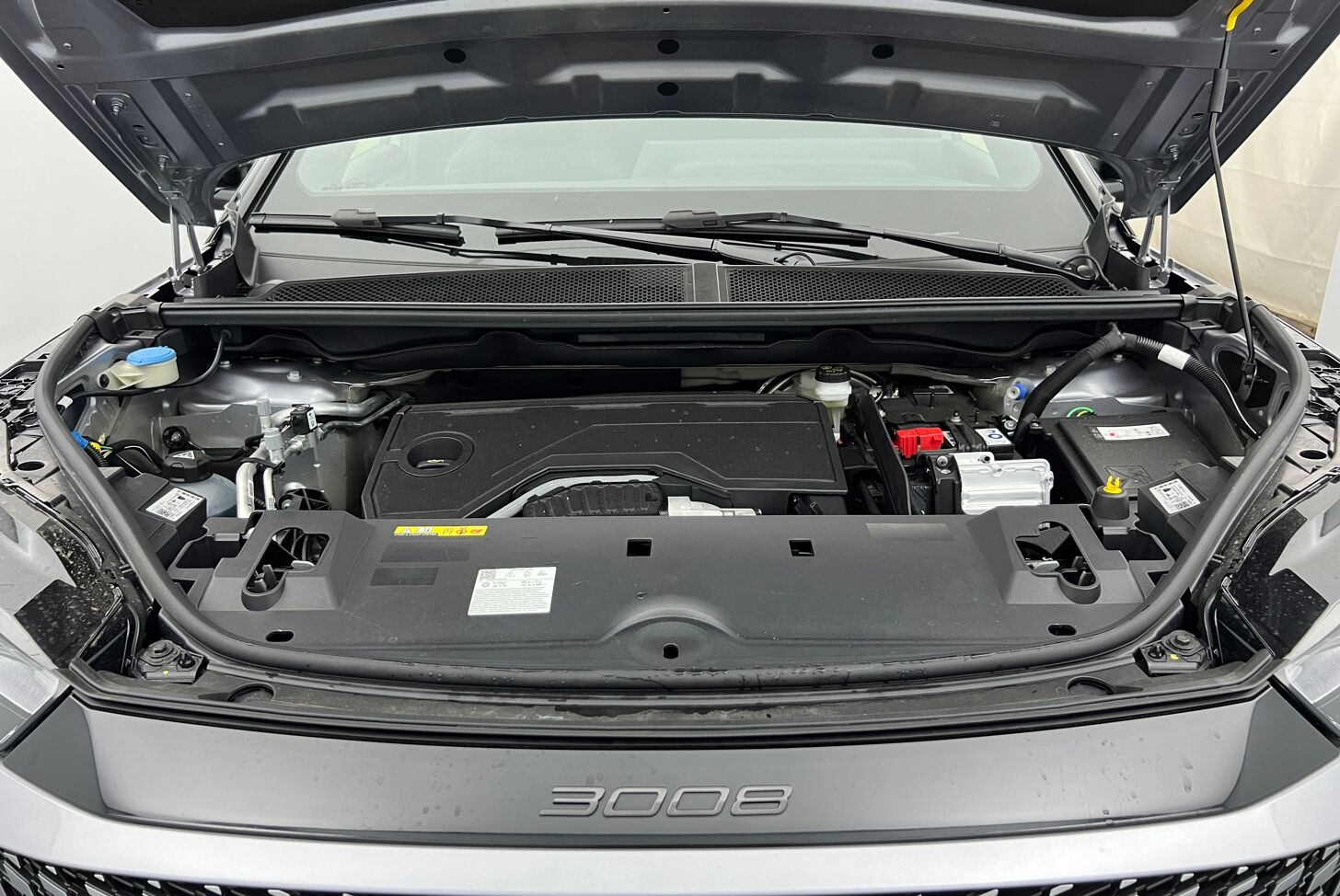 PEUGEOT 3008 SUV Hybride Essence