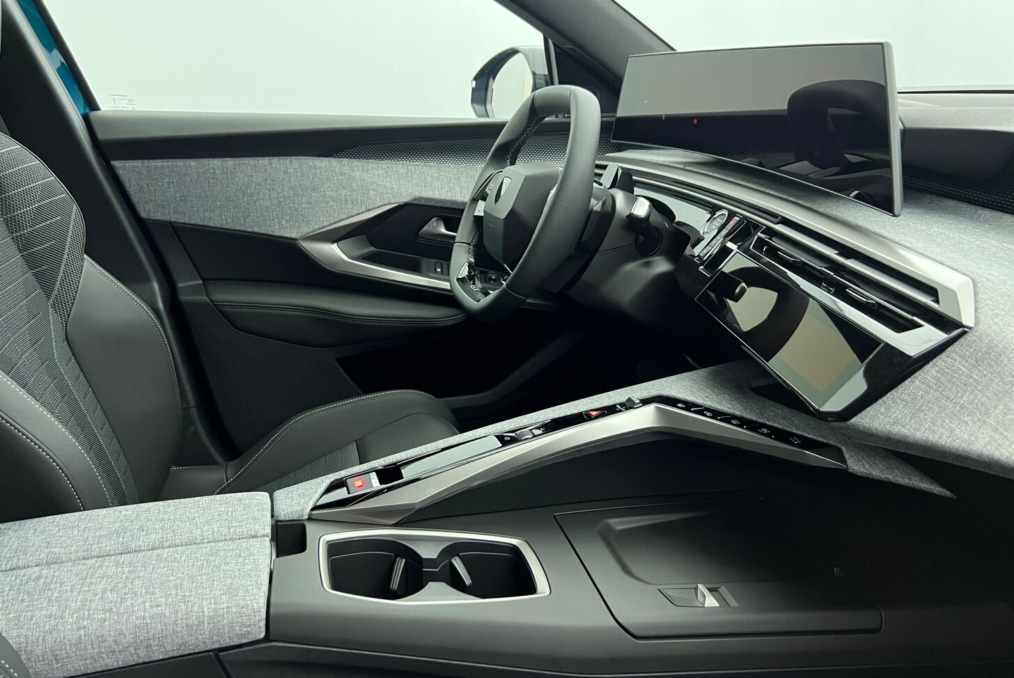 PEUGEOT 3008 SUV Hybride Essence