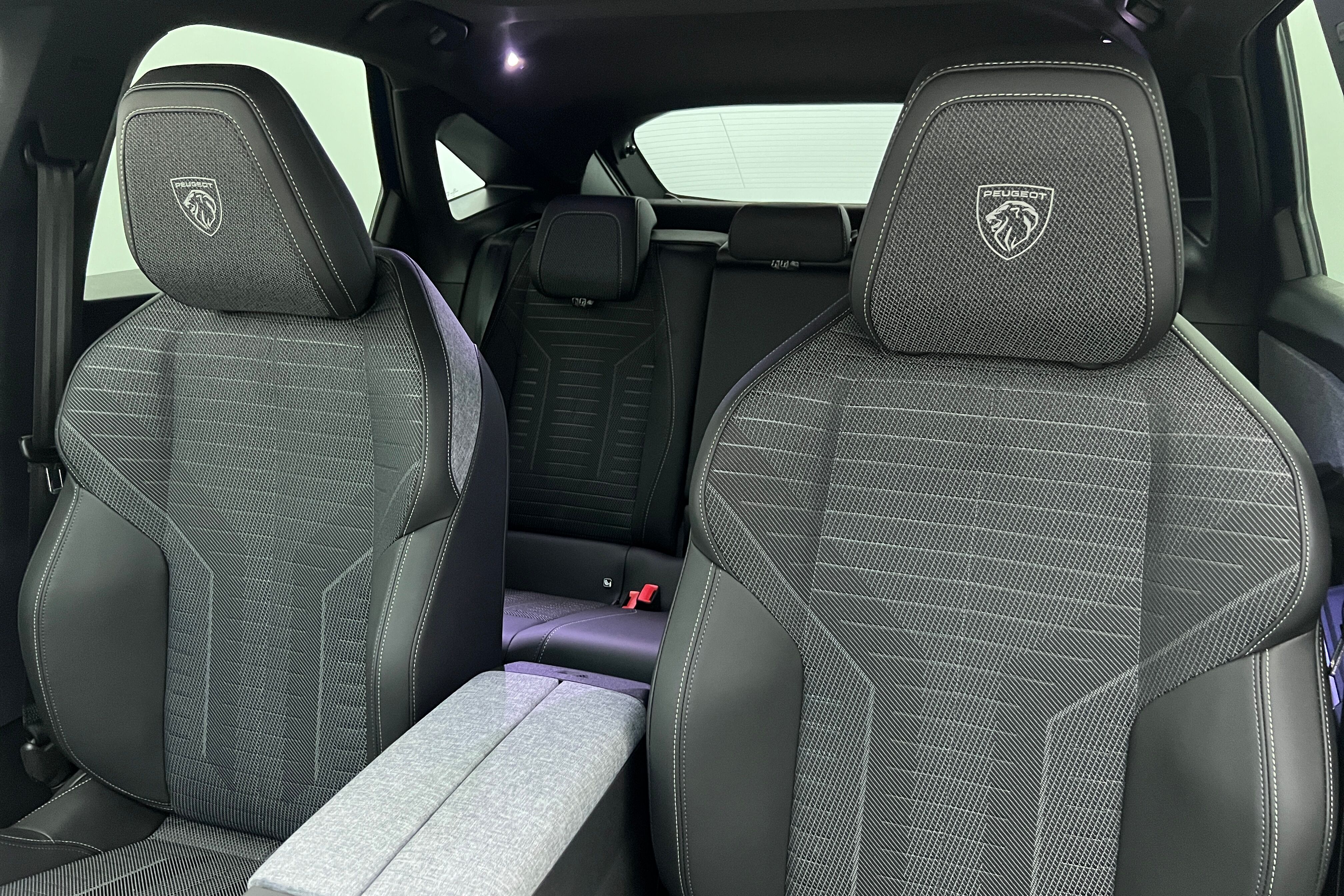 PEUGEOT 3008 SUV Hybride — photo 11