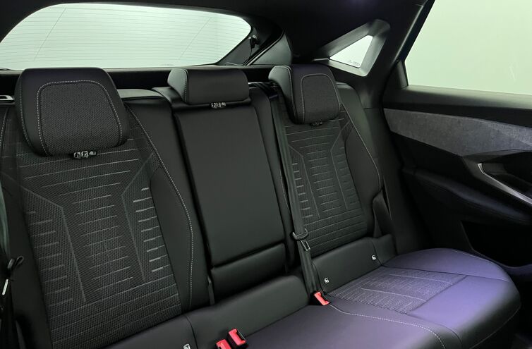 PEUGEOT 3008 SUV Hybride Essence