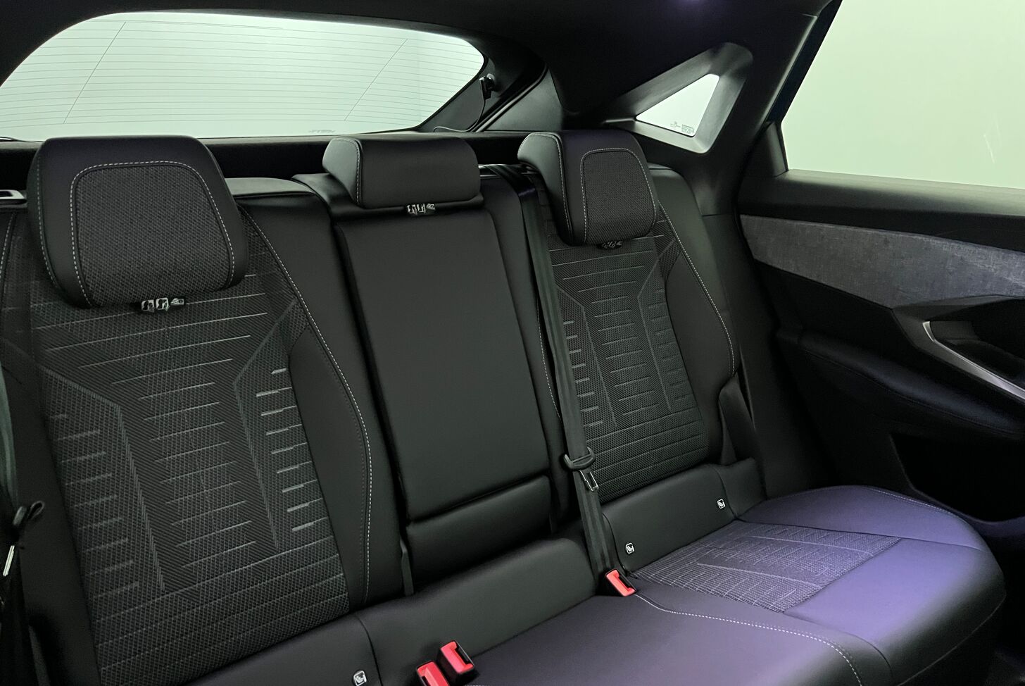 PEUGEOT 3008 SUV Hybride Essence