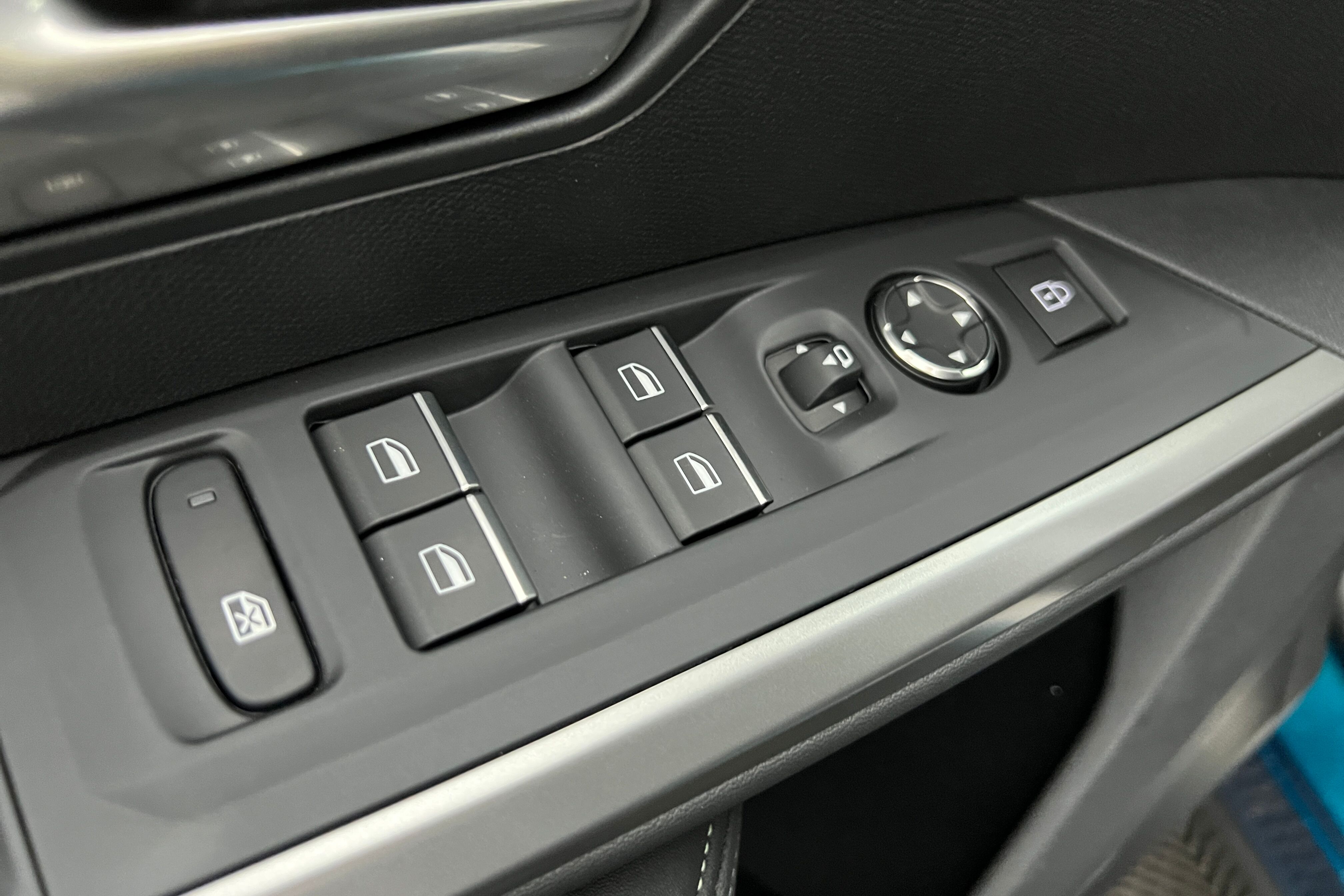PEUGEOT 3008 SUV Hybride — photo 15