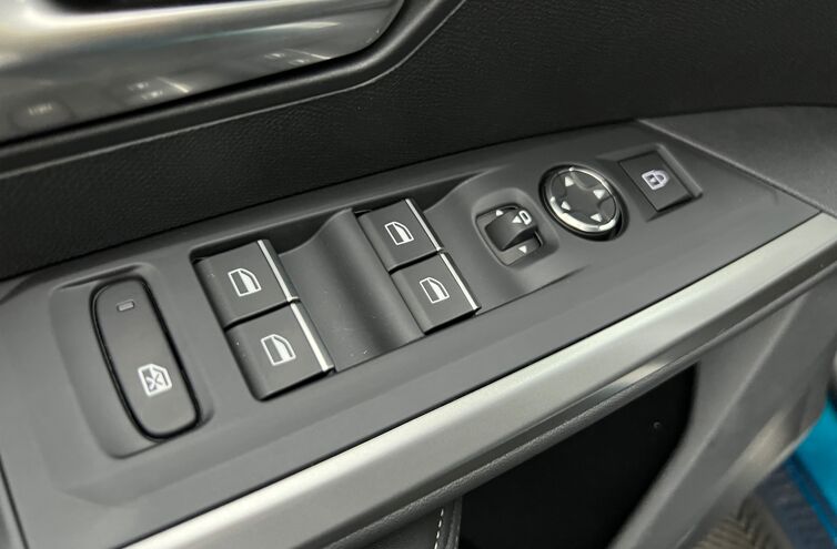 PEUGEOT 3008 SUV Hybride Essence