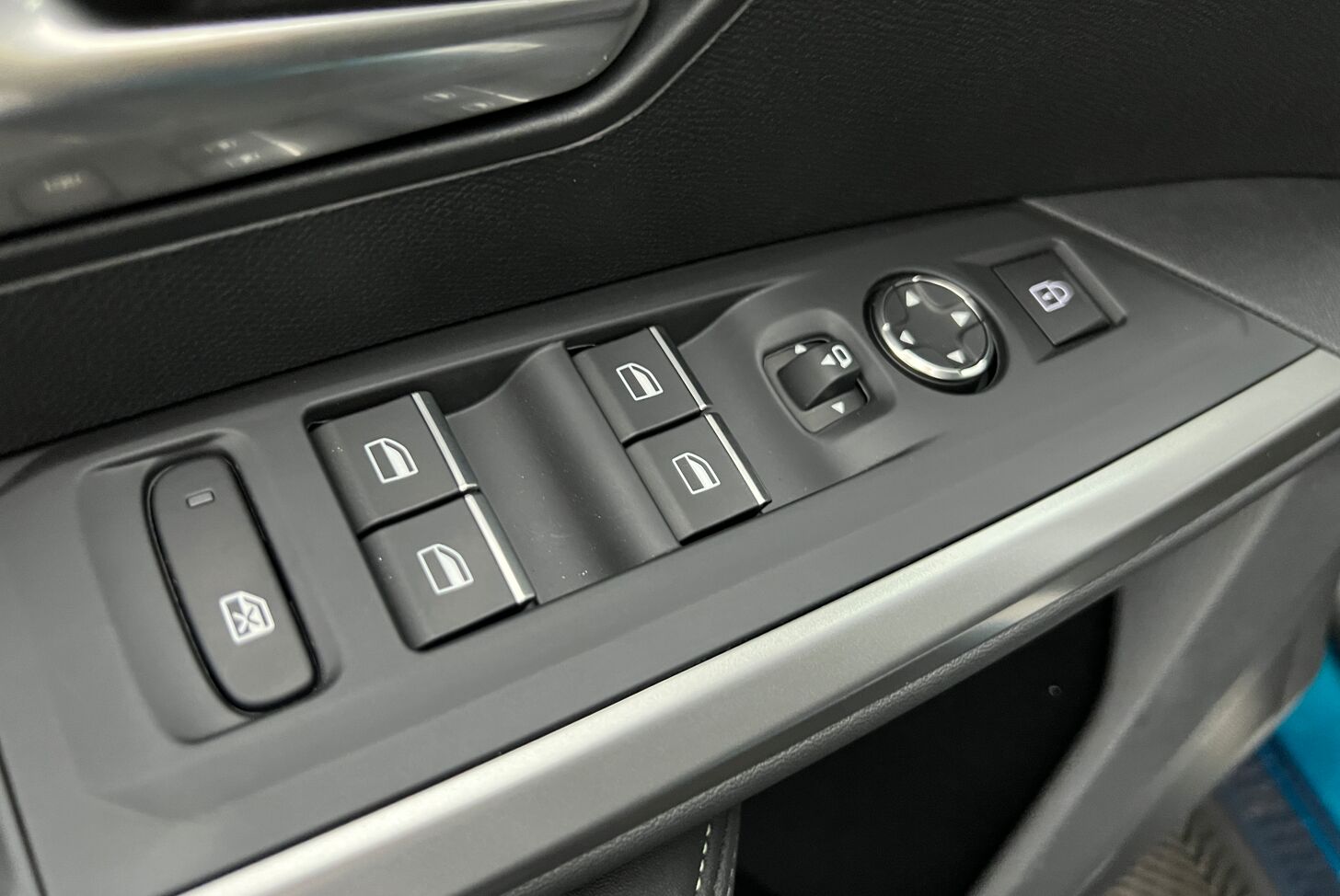 PEUGEOT 3008 SUV Hybride Essence