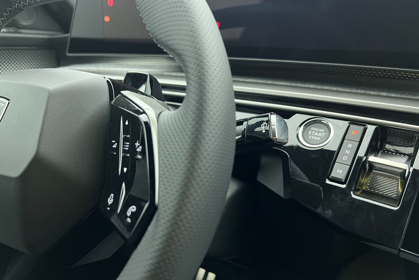 PEUGEOT 3008 SUV Hybride Essence