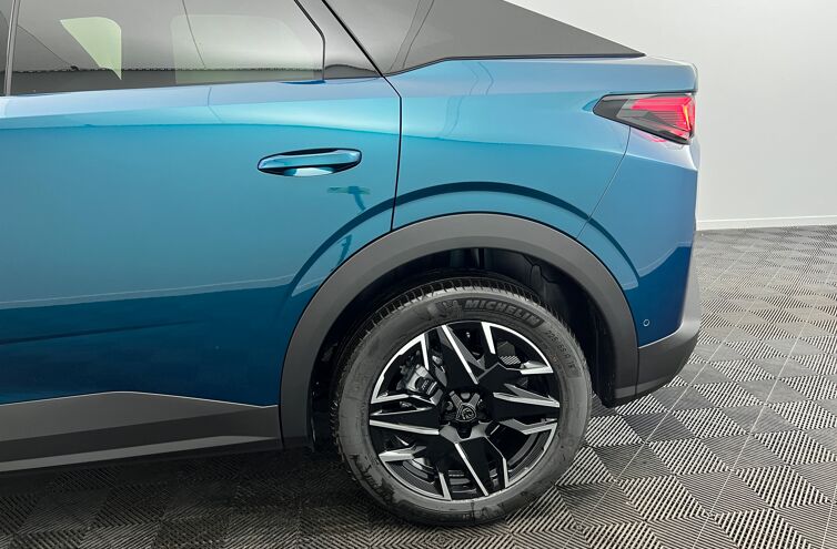 PEUGEOT 3008 SUV Hybride Essence