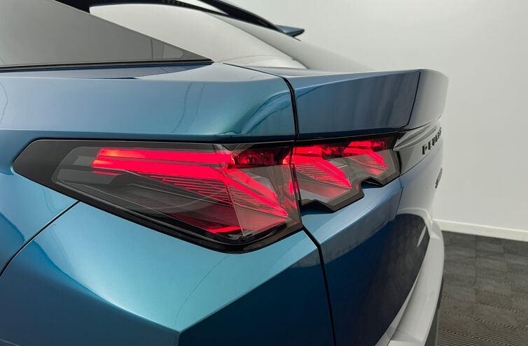 PEUGEOT 3008 SUV Hybride Essence