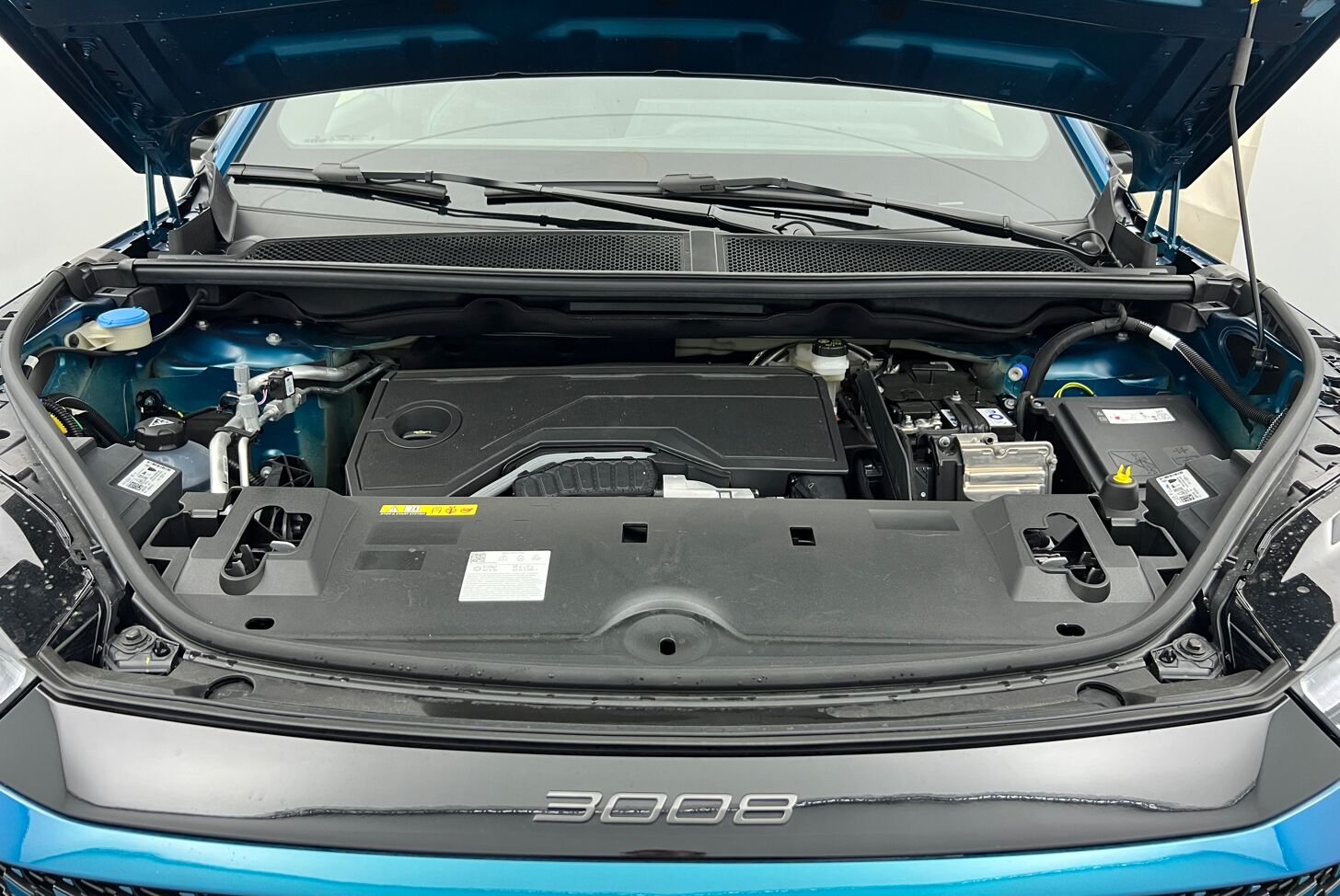 PEUGEOT 3008 SUV Hybride Essence
