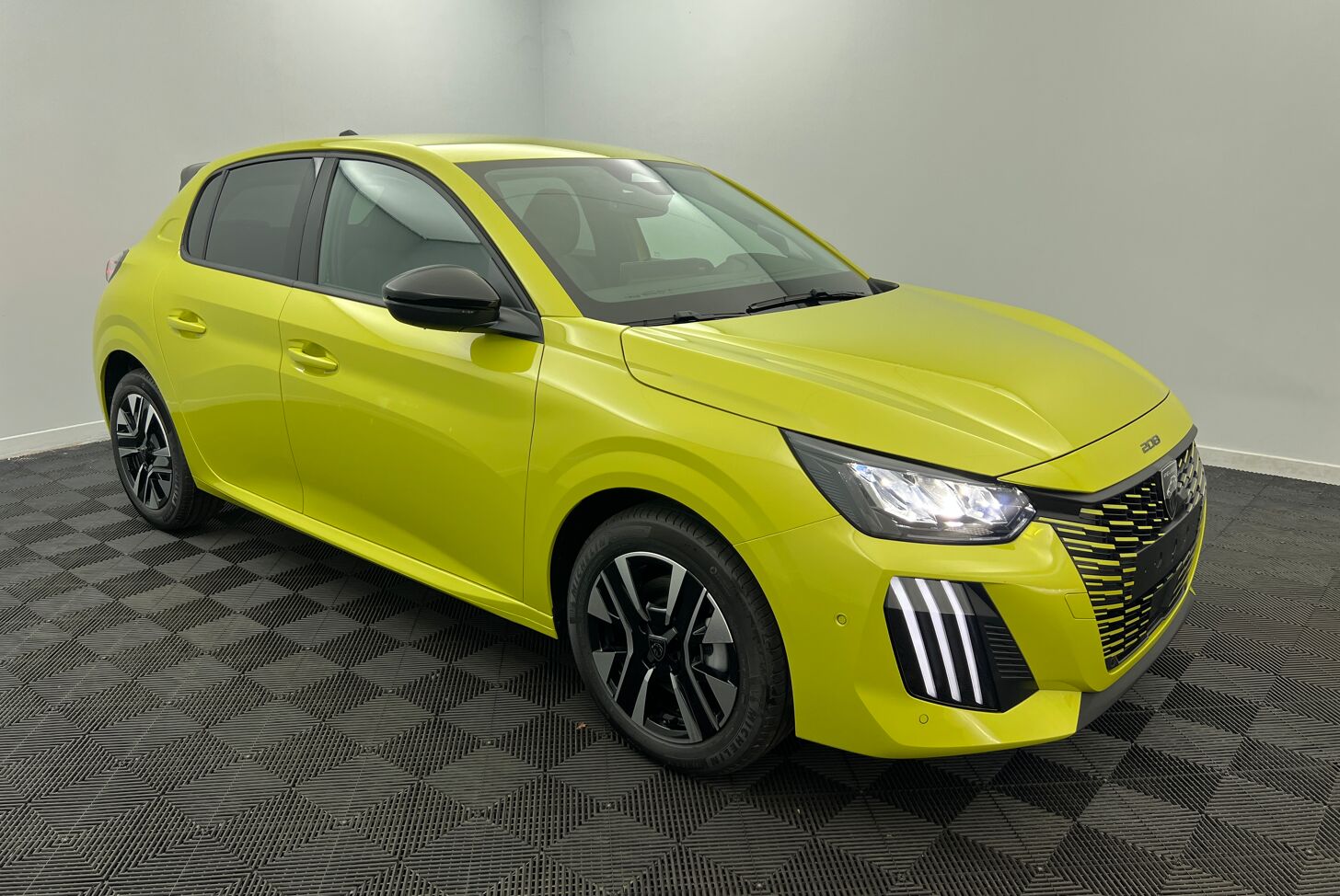 PEUGEOT 208 Berline Hybride Essence