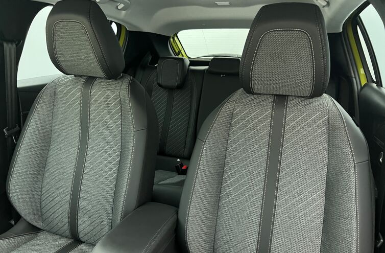 PEUGEOT 208 Berline Hybride Essence