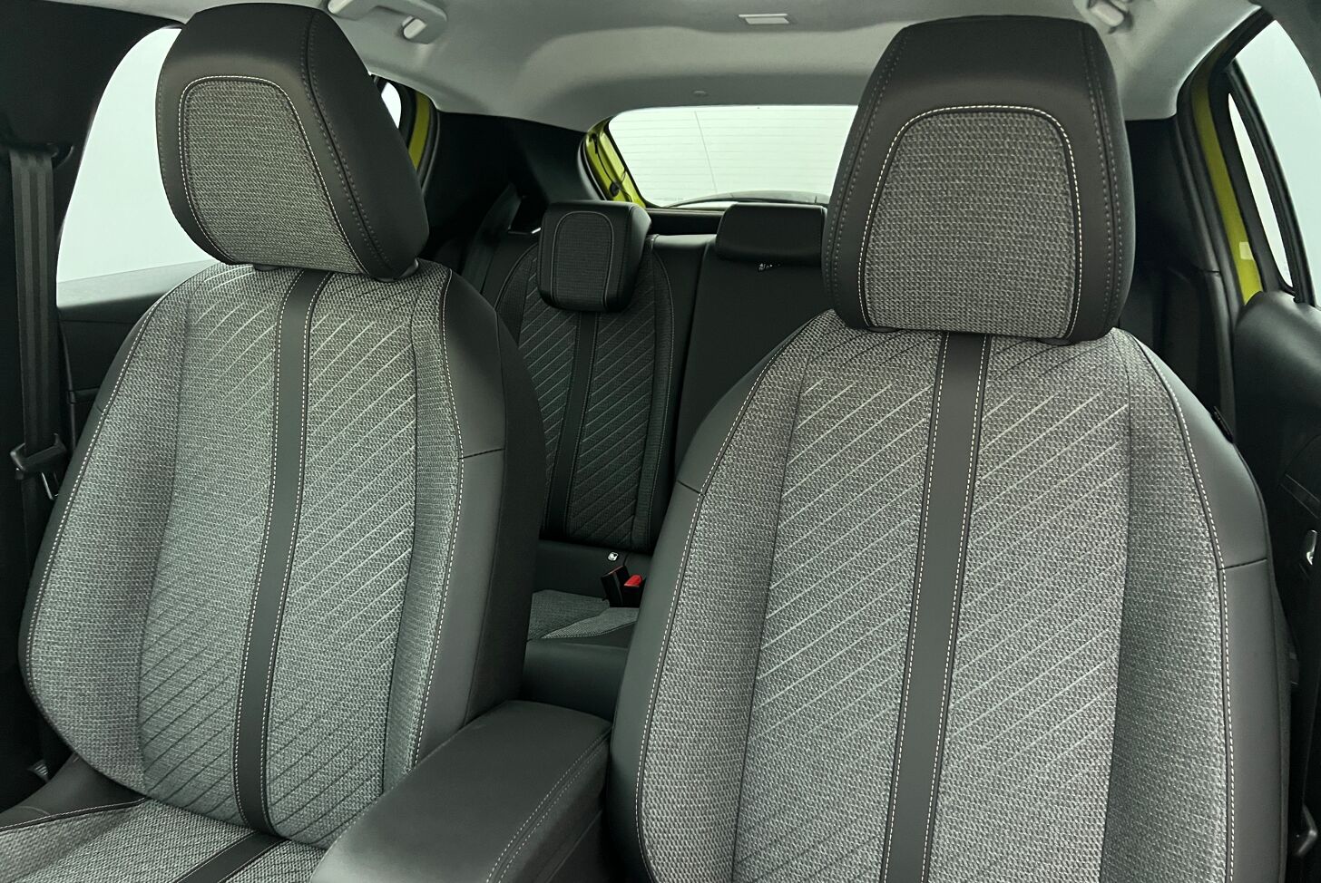 PEUGEOT 208 Berline Hybride Essence