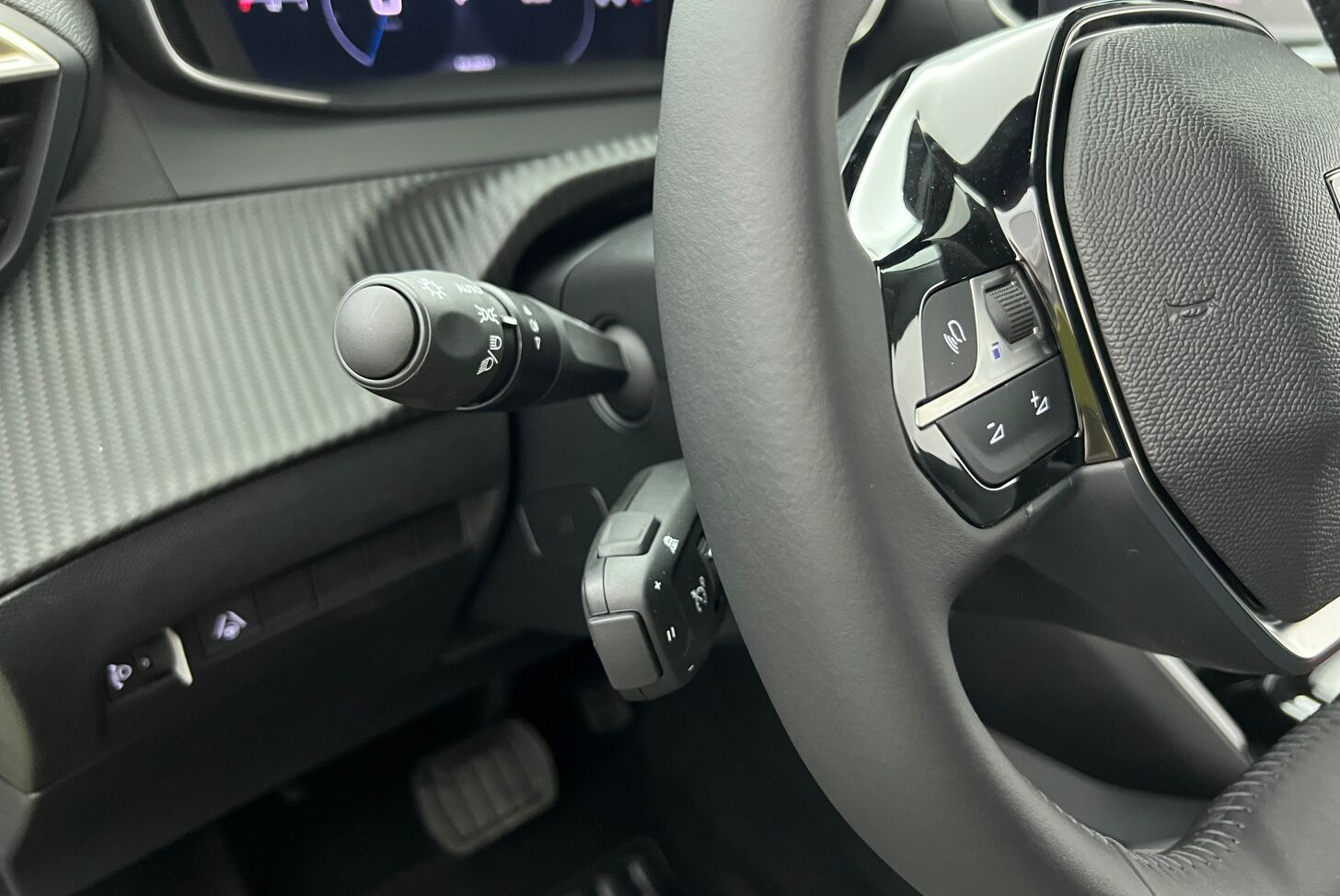 PEUGEOT 208 Berline Hybride Essence