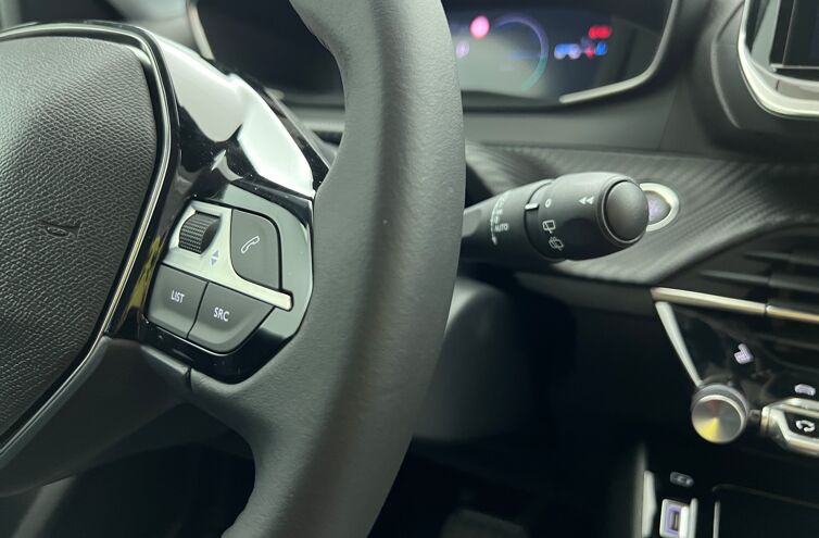 PEUGEOT 208 Berline Hybride Essence