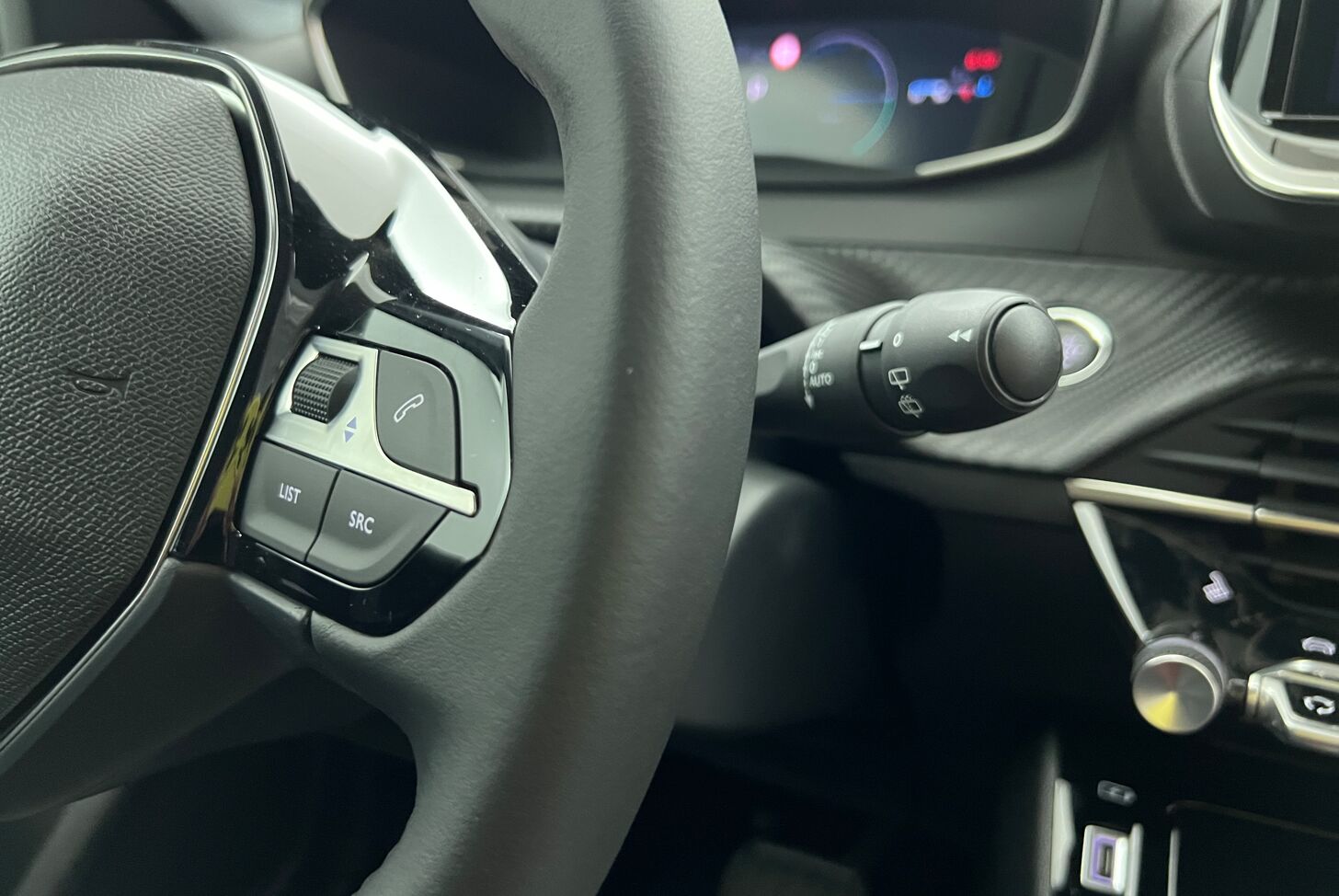 PEUGEOT 208 Berline Hybride Essence