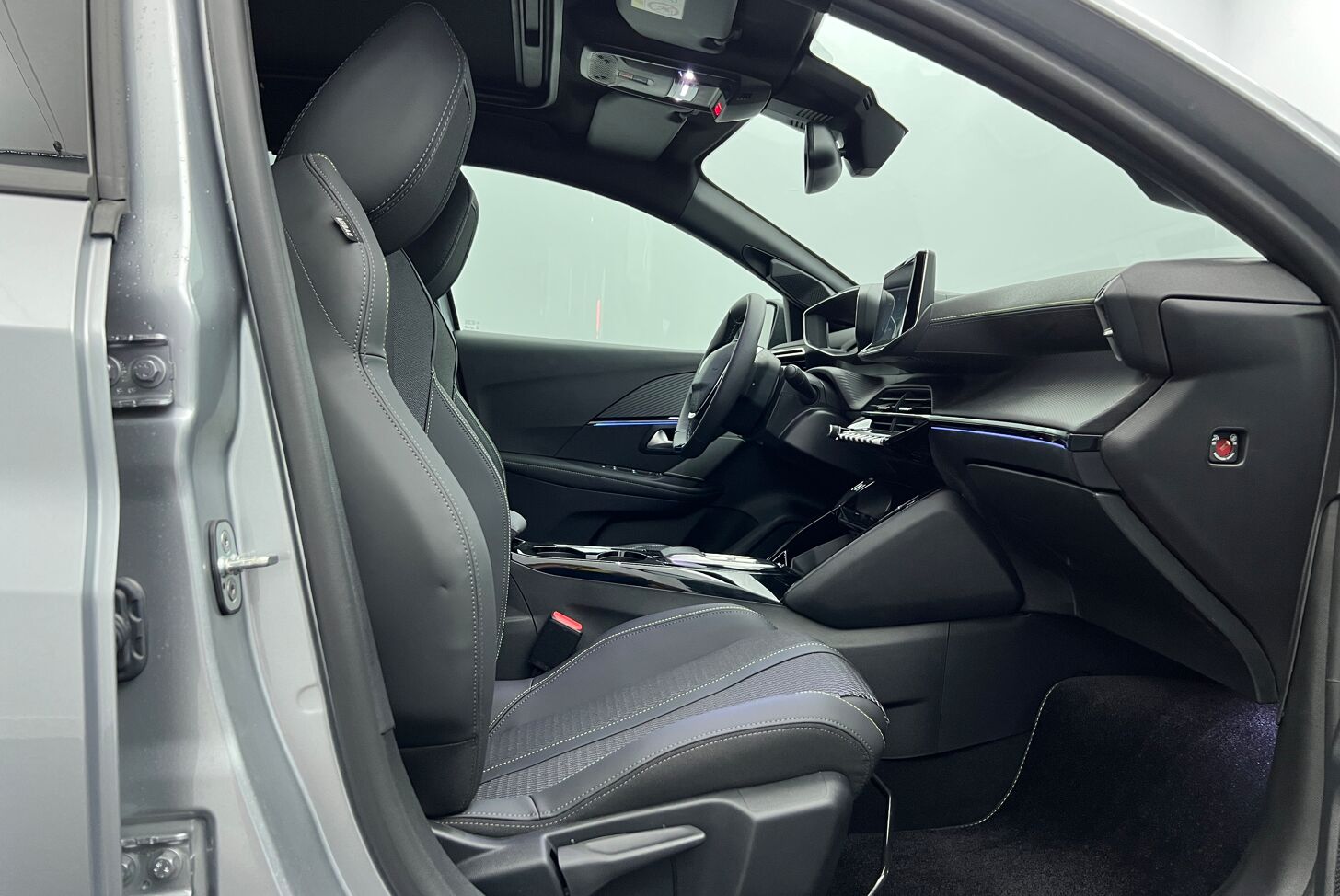PEUGEOT 208 Berline Hybride Essence
