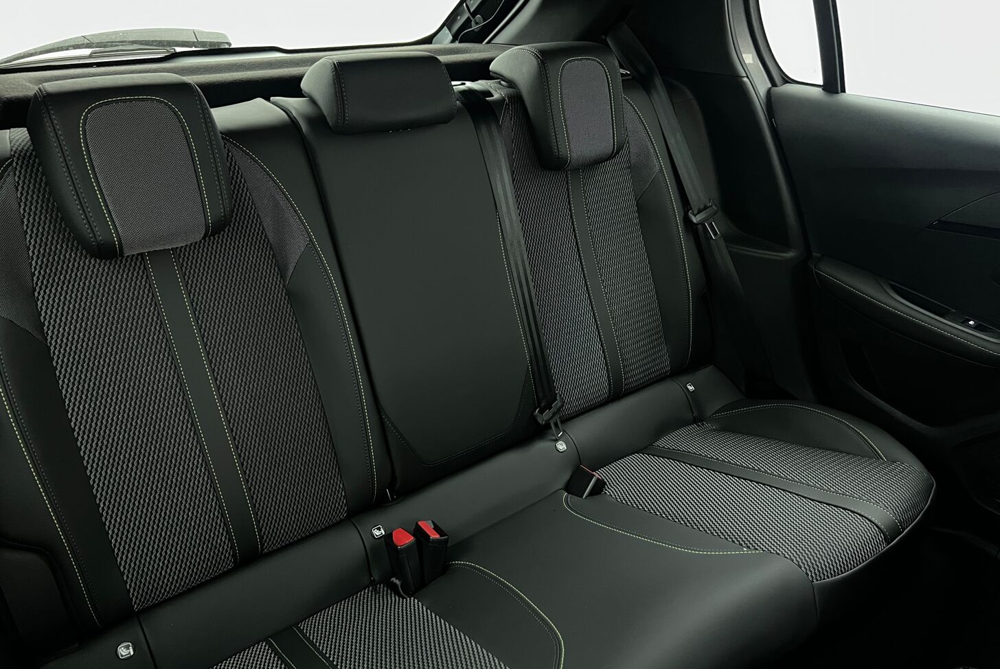 PEUGEOT 208 Berline Hybride Essence