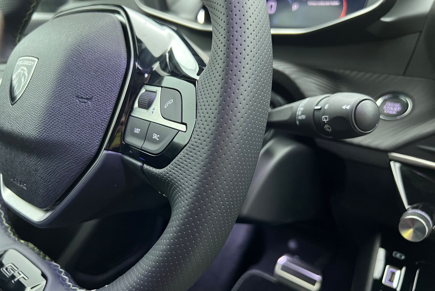 PEUGEOT 208 Berline Hybride Essence