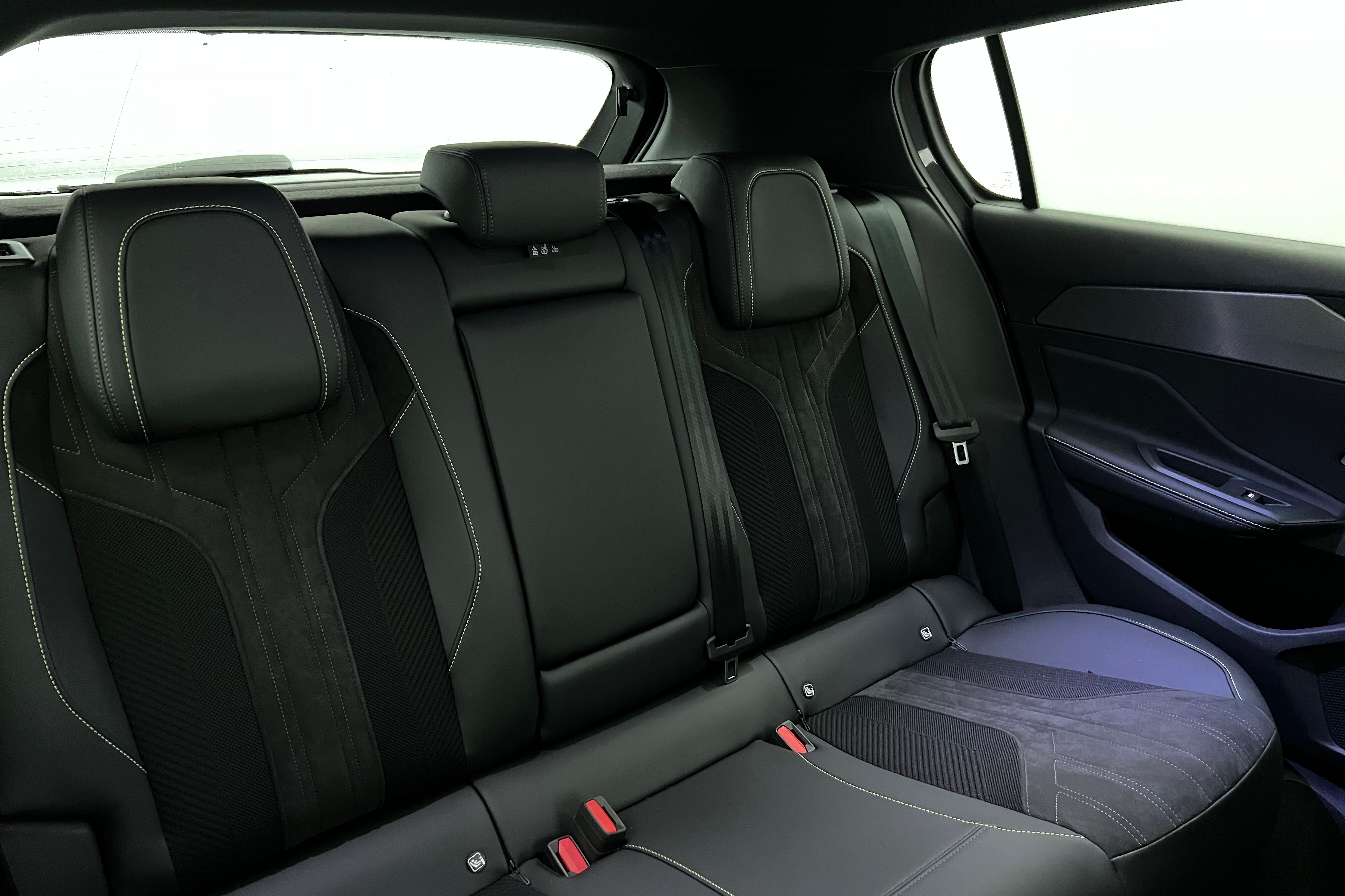 PEUGEOT 308 Berline Diesel — photo 14