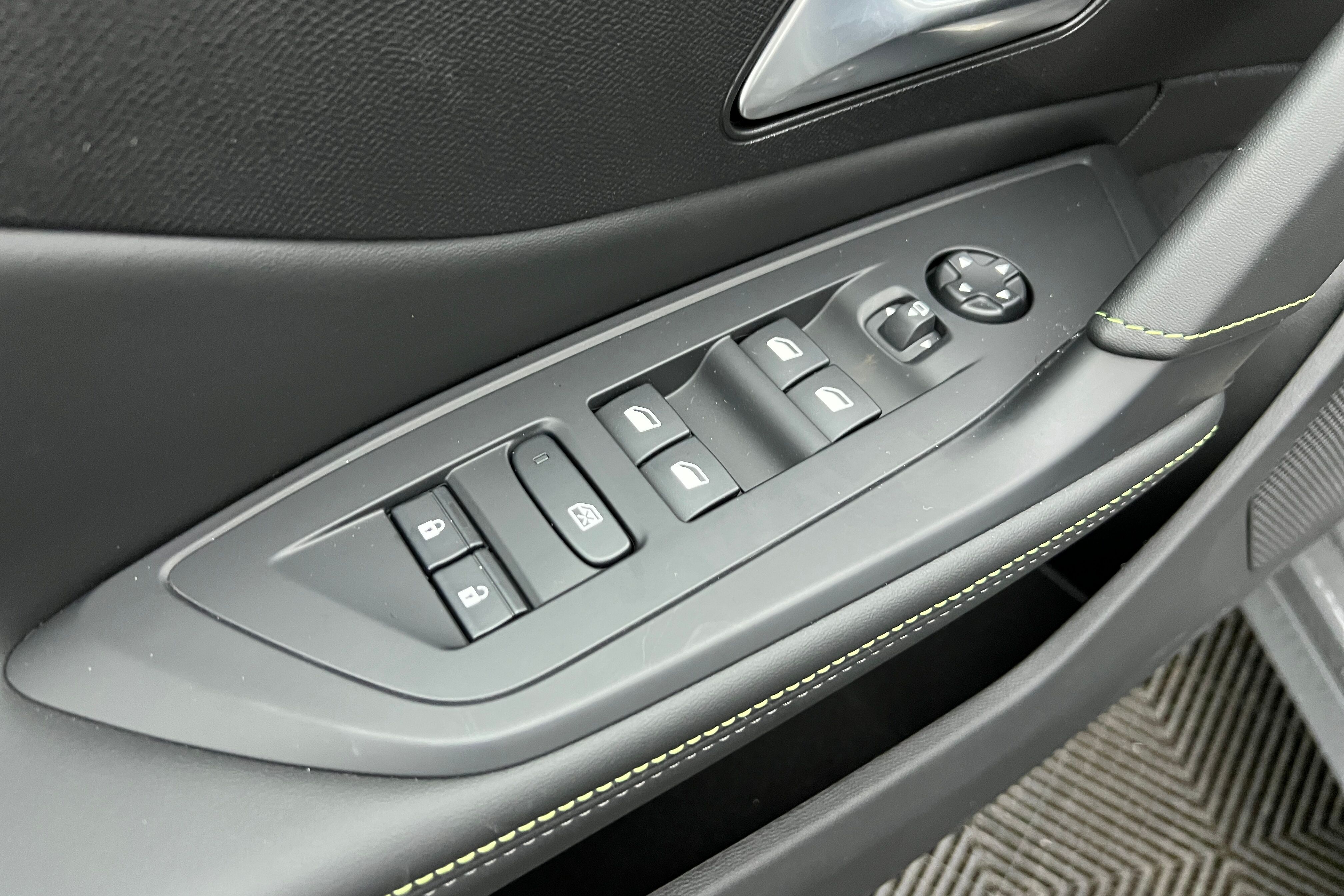 PEUGEOT 308 Berline Diesel — photo 15