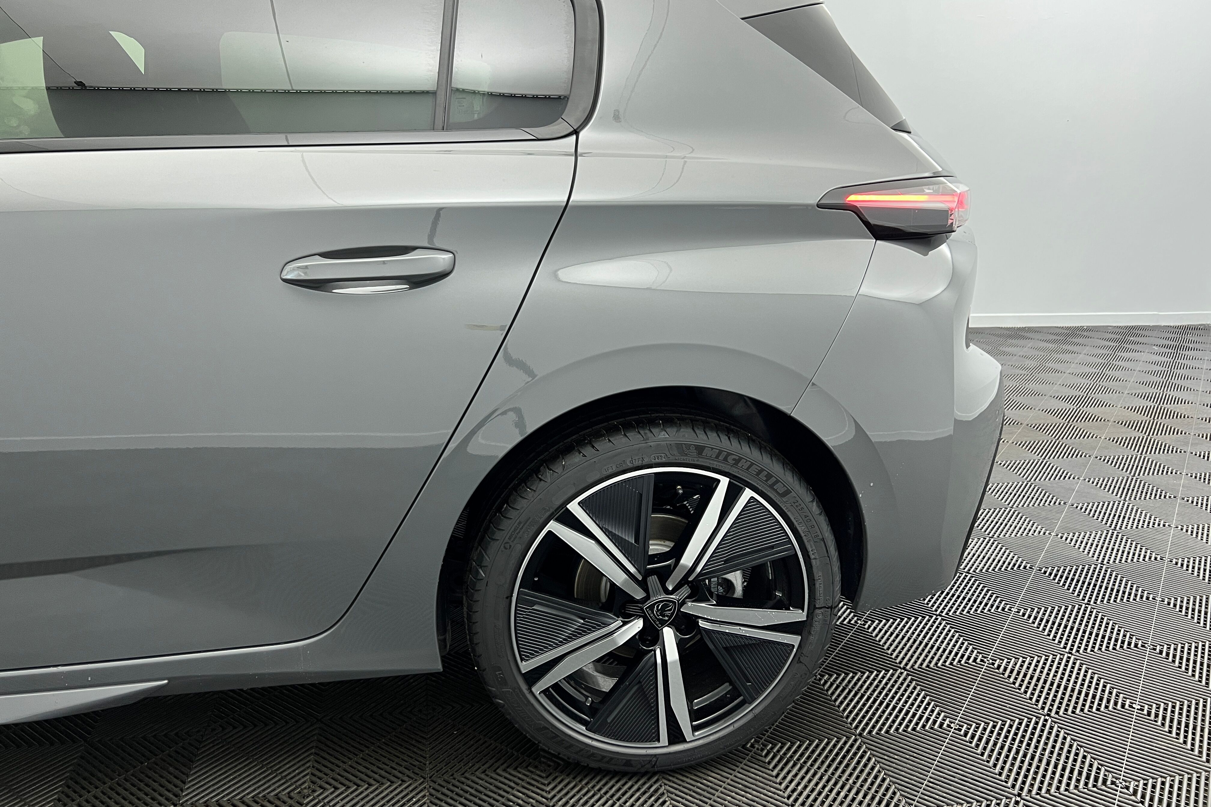 PEUGEOT 308 Berline Diesel — photo 19