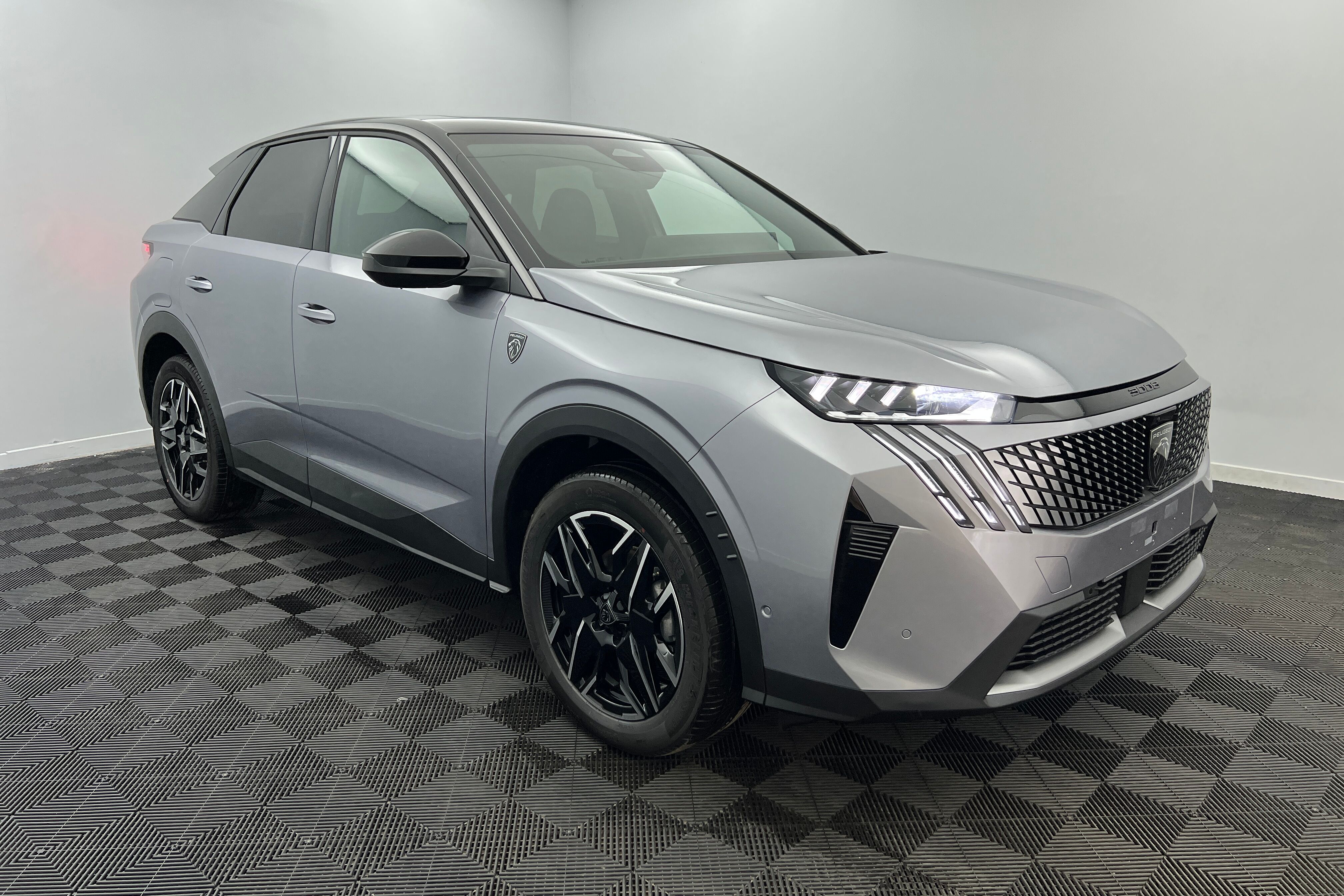 PEUGEOT 3008 SUV Hybride — photo 3