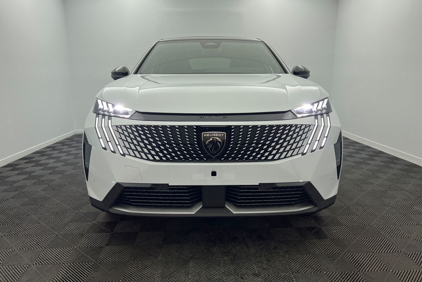 PEUGEOT 3008 SUV Hybride Essence