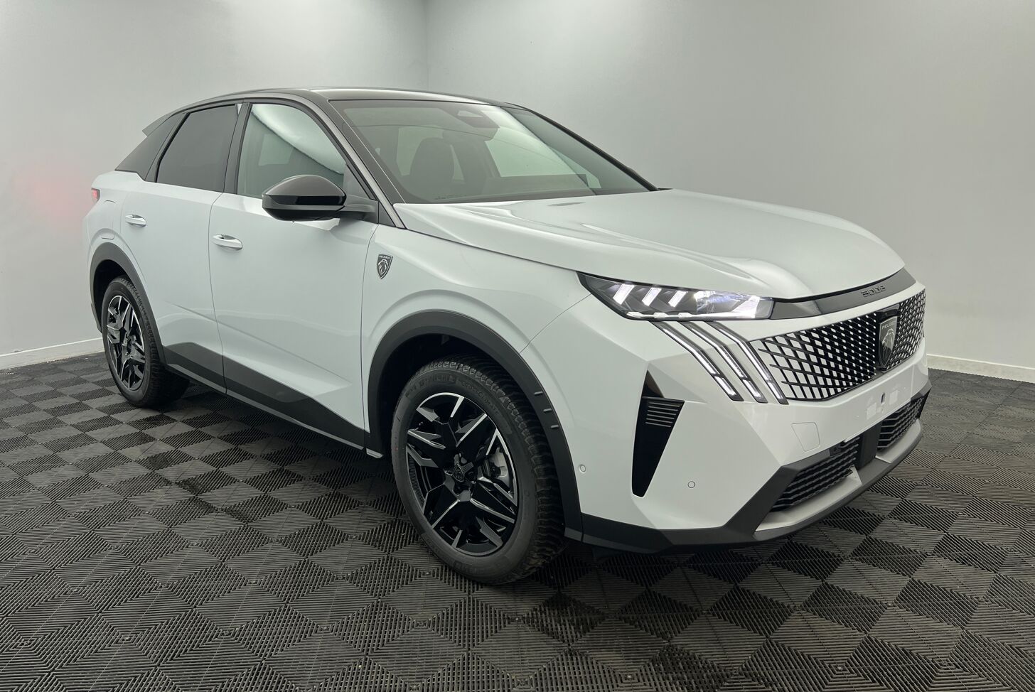 PEUGEOT 3008 SUV Hybride Essence