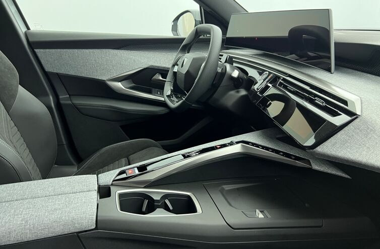 PEUGEOT 3008 SUV Hybride Essence