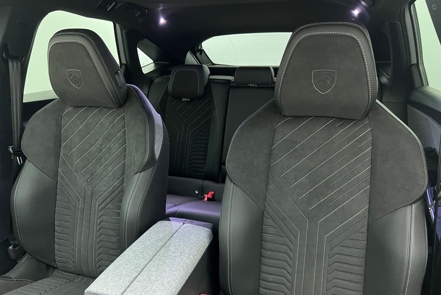 PEUGEOT 3008 SUV Hybride Essence