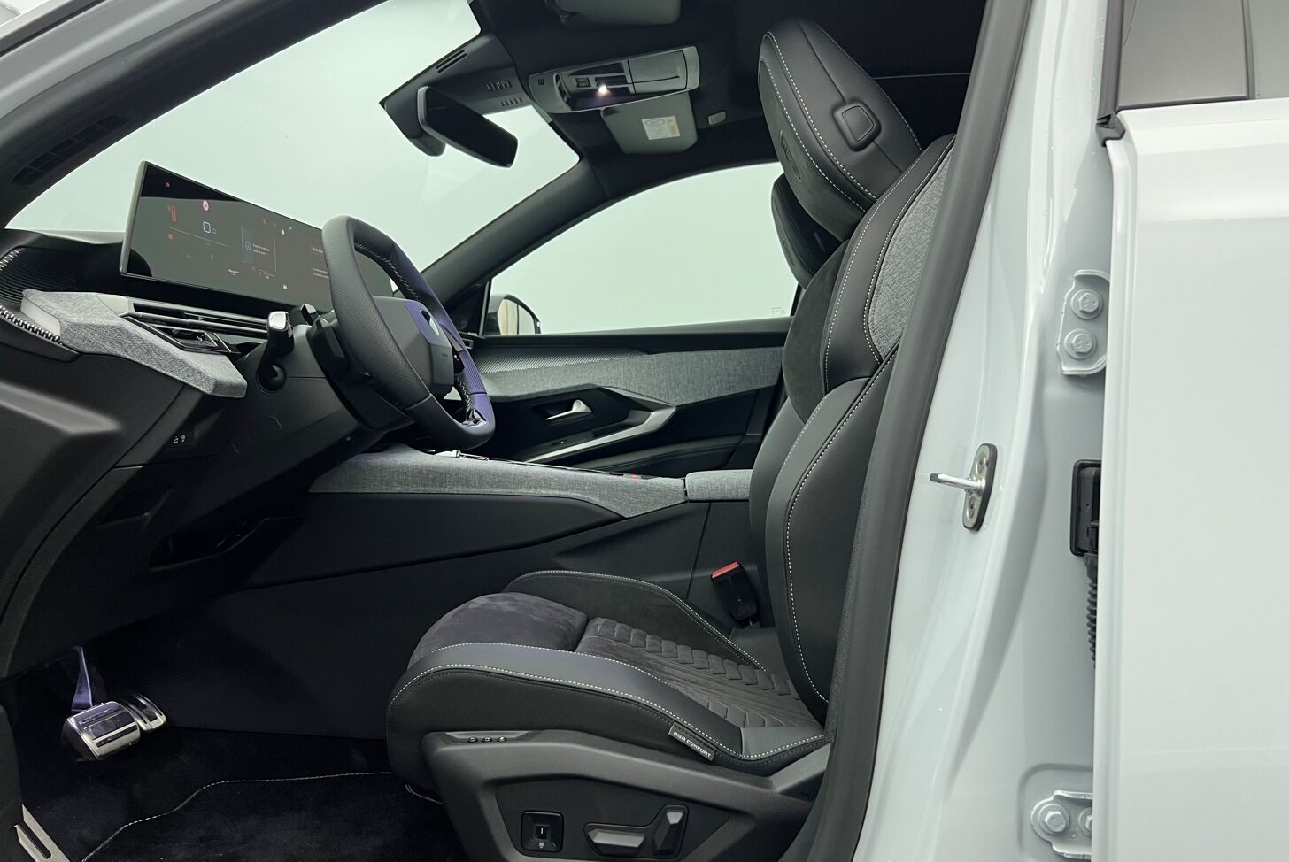 PEUGEOT 3008 SUV Hybride Essence