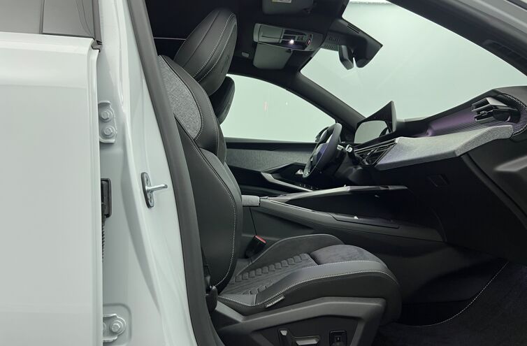 PEUGEOT 3008 SUV Hybride Essence