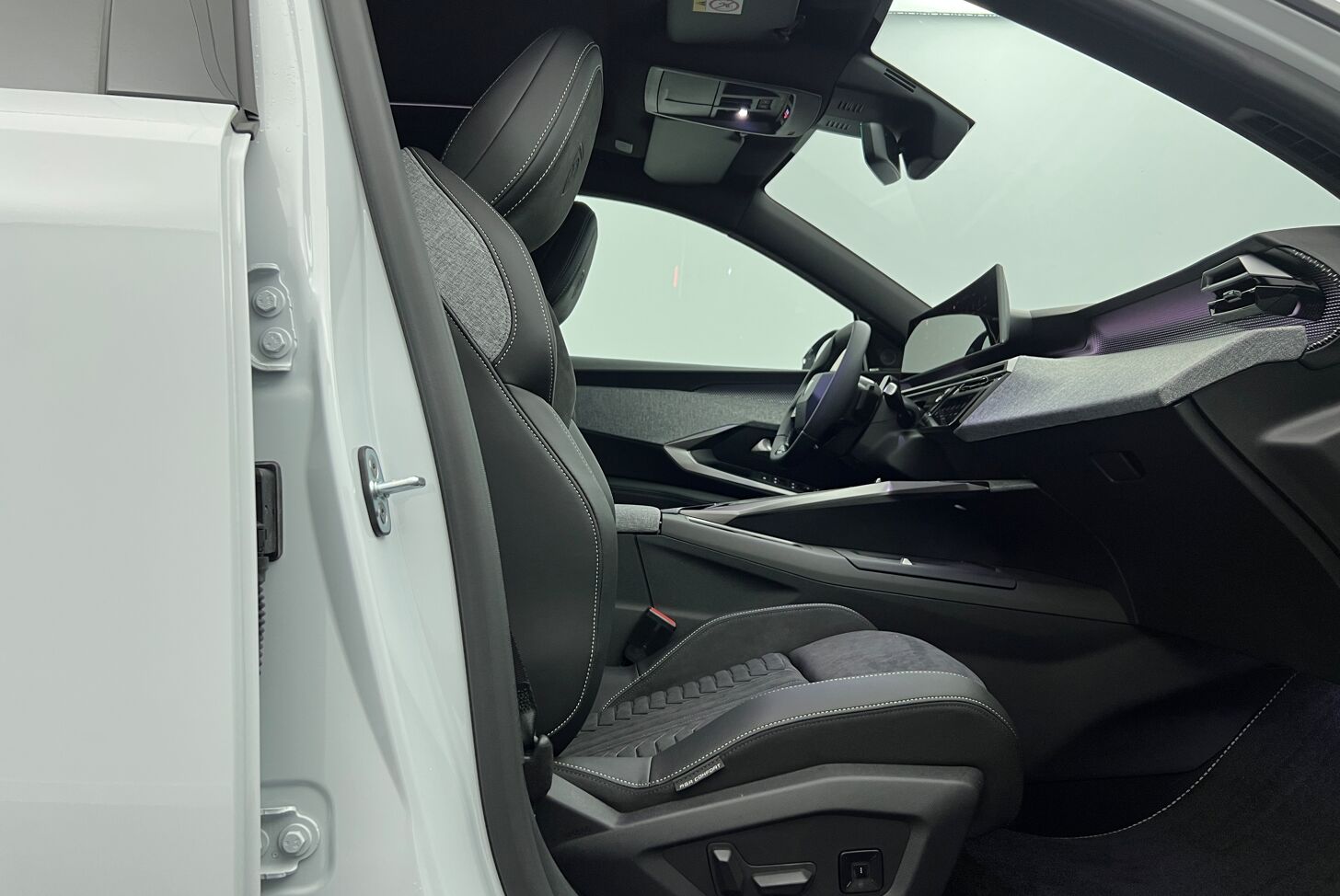 PEUGEOT 3008 SUV Hybride Essence