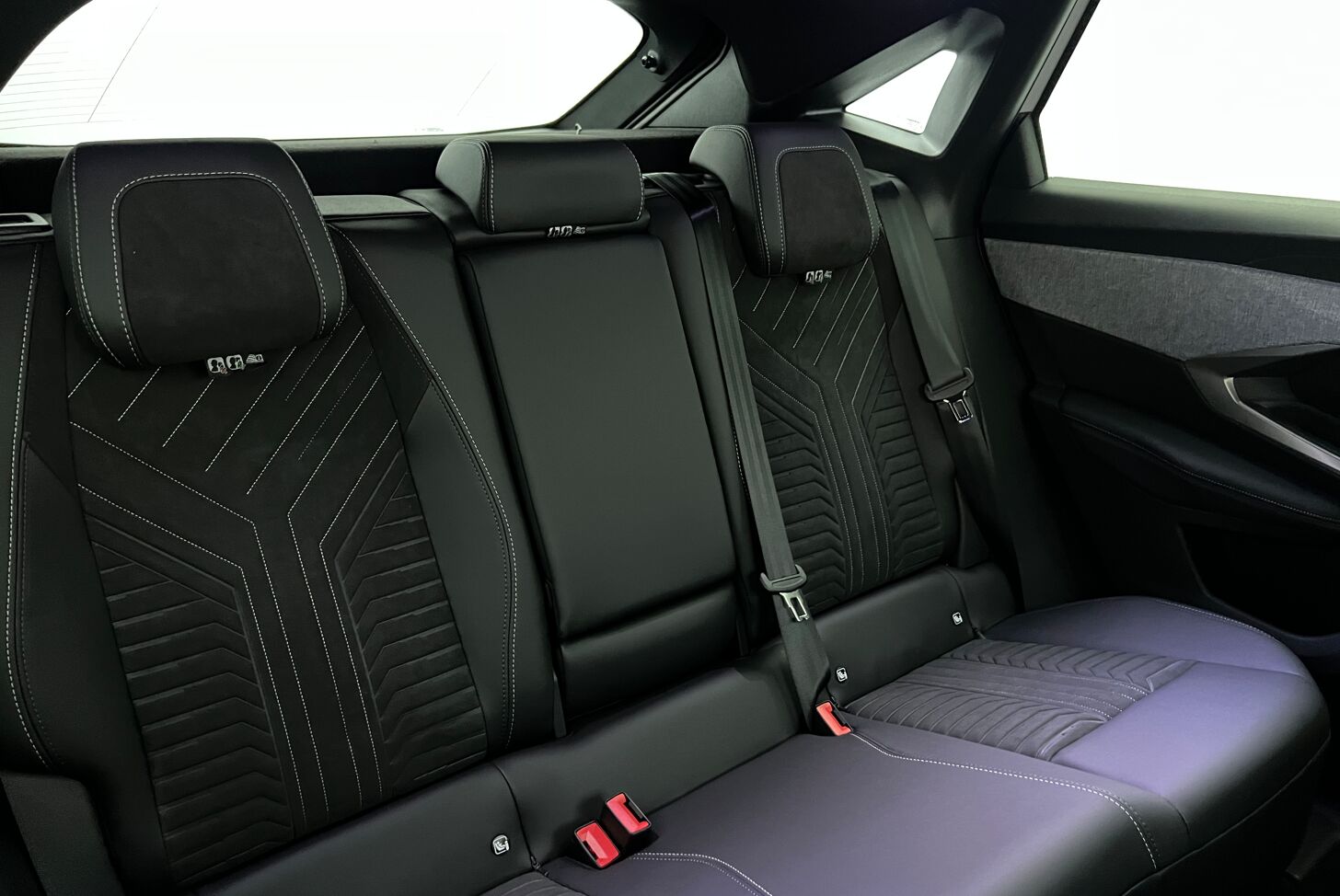 PEUGEOT 3008 SUV Hybride Essence