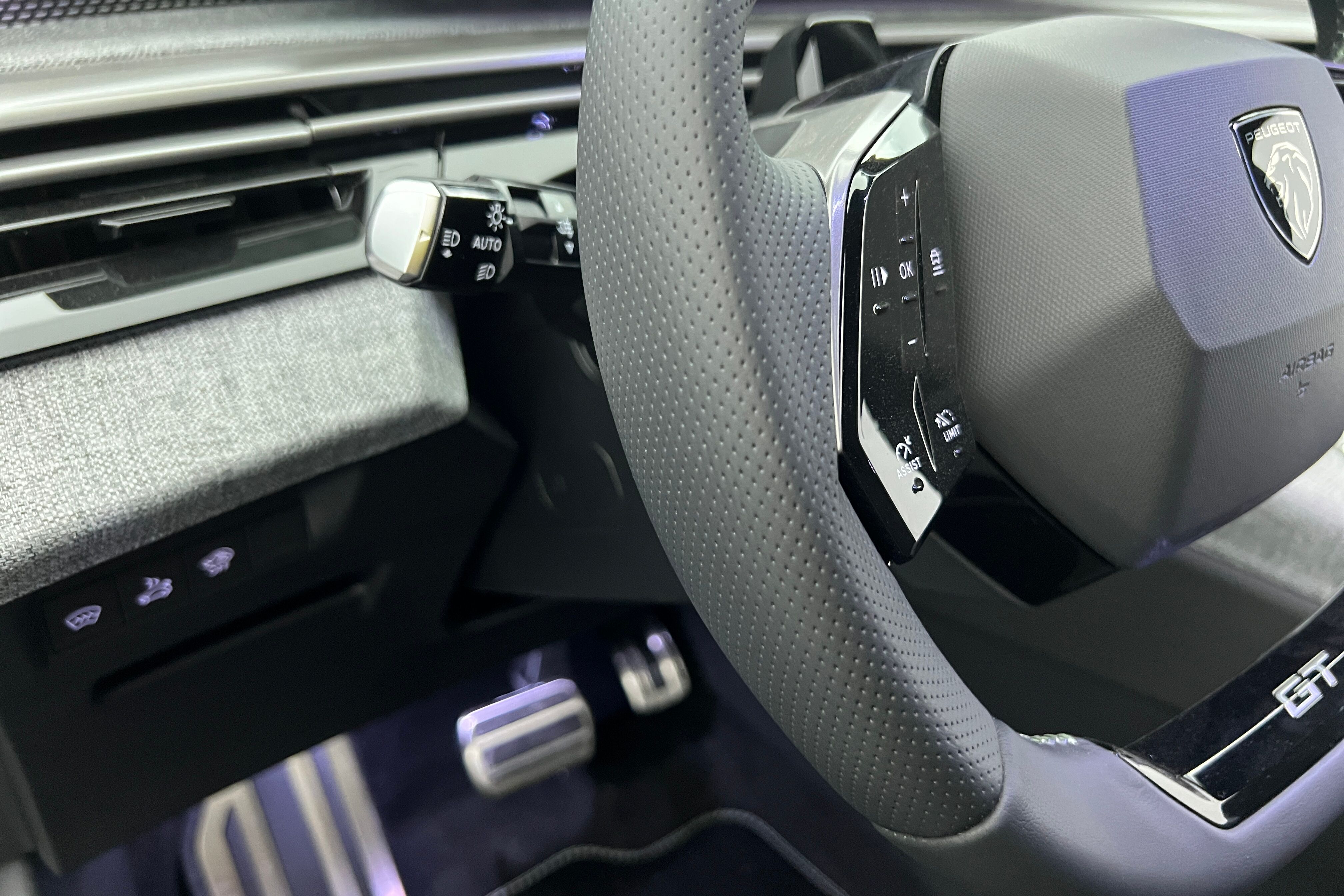 PEUGEOT 3008 SUV Hybride — photo 16