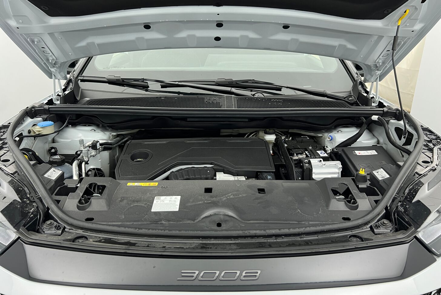 PEUGEOT 3008 SUV Hybride Essence