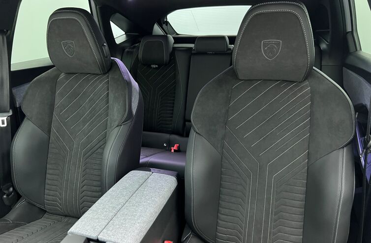 PEUGEOT 3008 SUV Hybride Essence