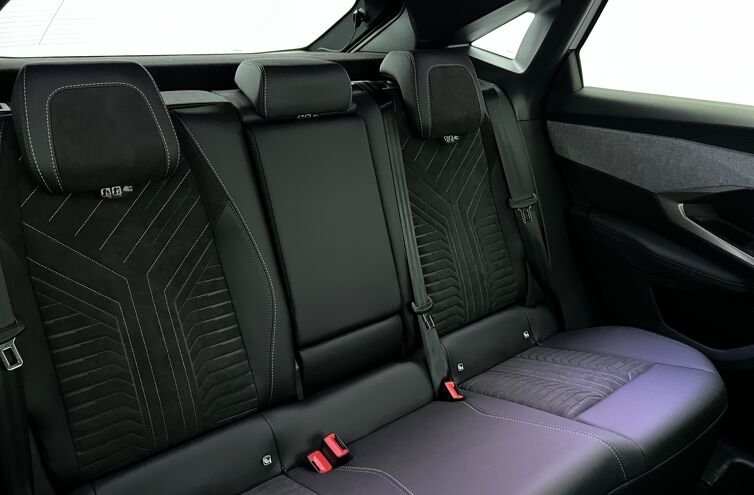 PEUGEOT 3008 SUV Hybride Essence