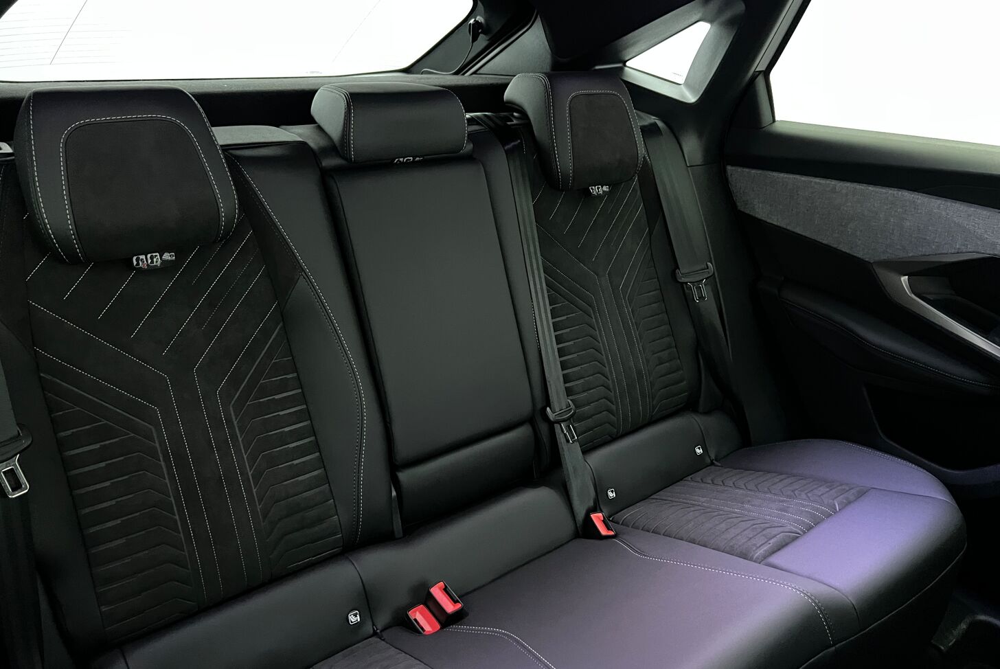 PEUGEOT 3008 SUV Hybride Essence
