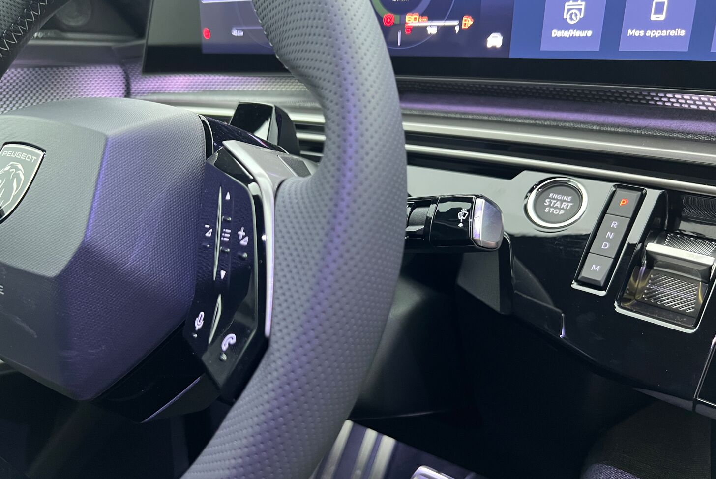 PEUGEOT 3008 SUV Hybride Essence