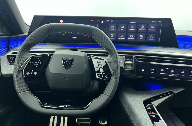 PEUGEOT 5008 SUV Hybride Essence