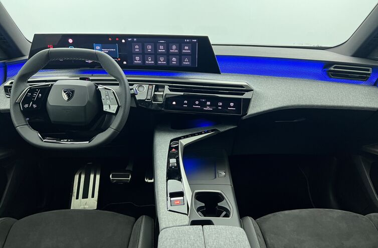 PEUGEOT 5008 SUV Hybride Essence