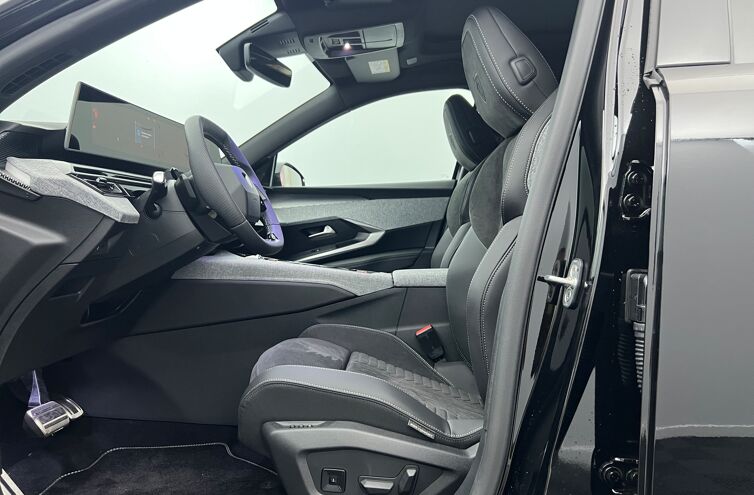 PEUGEOT 5008 SUV Hybride Essence