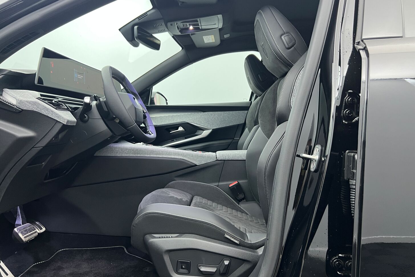 PEUGEOT 5008 SUV Hybride Essence