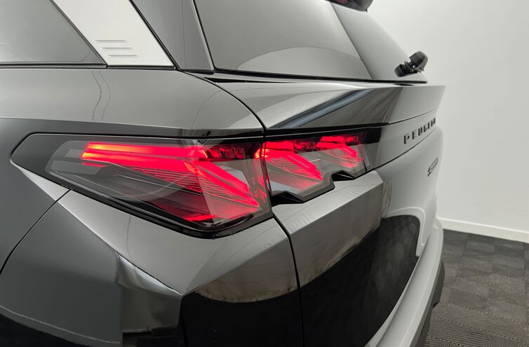 PEUGEOT 5008 SUV Hybride Essence