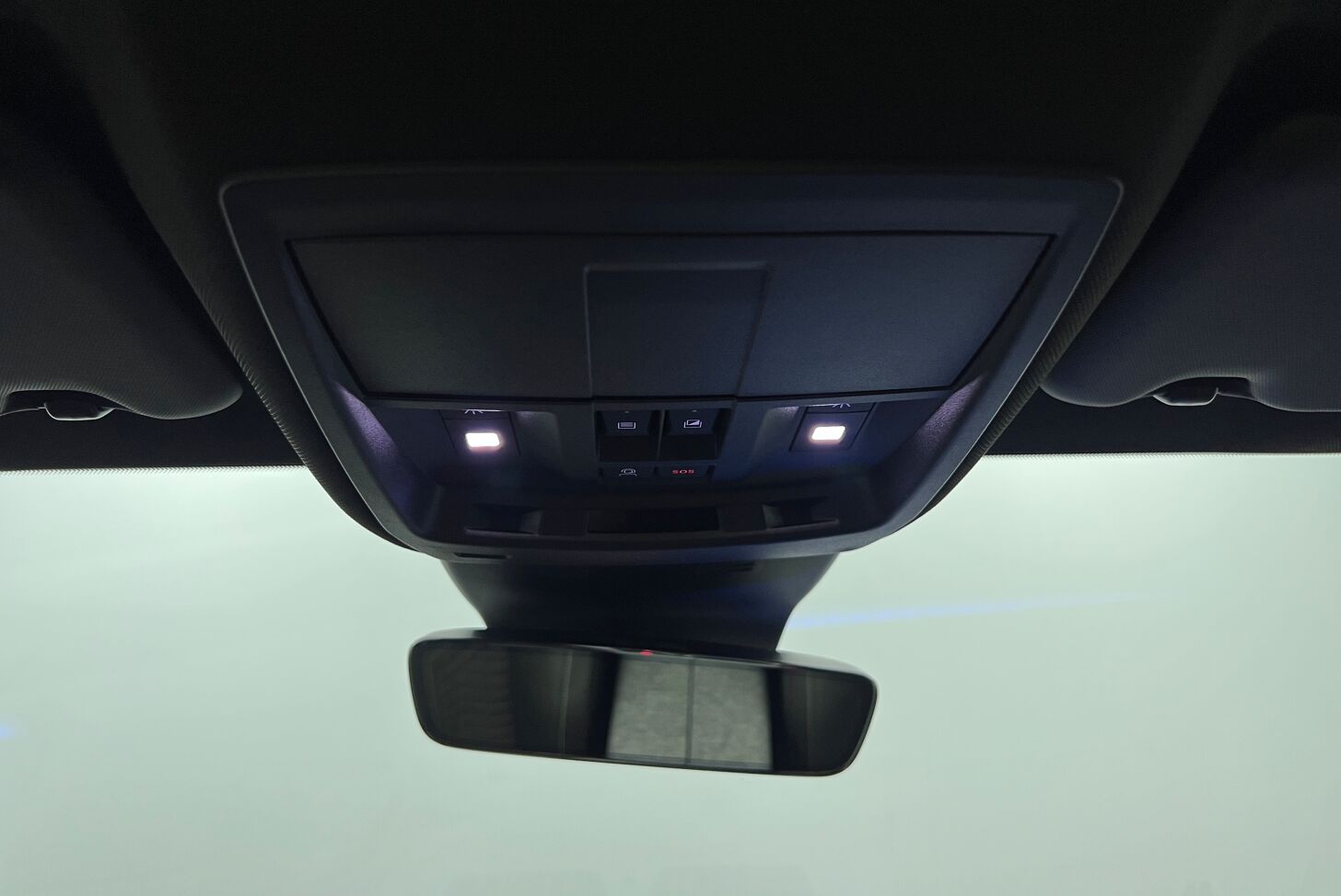 PEUGEOT 5008 SUV Hybride Essence