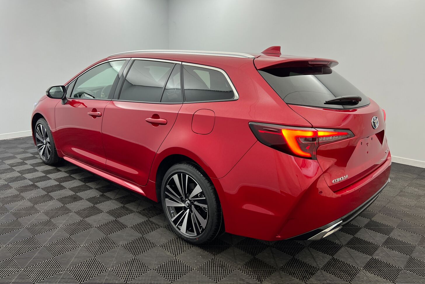 TOYOTA Corolla Touring Sports Break Hybride Essence