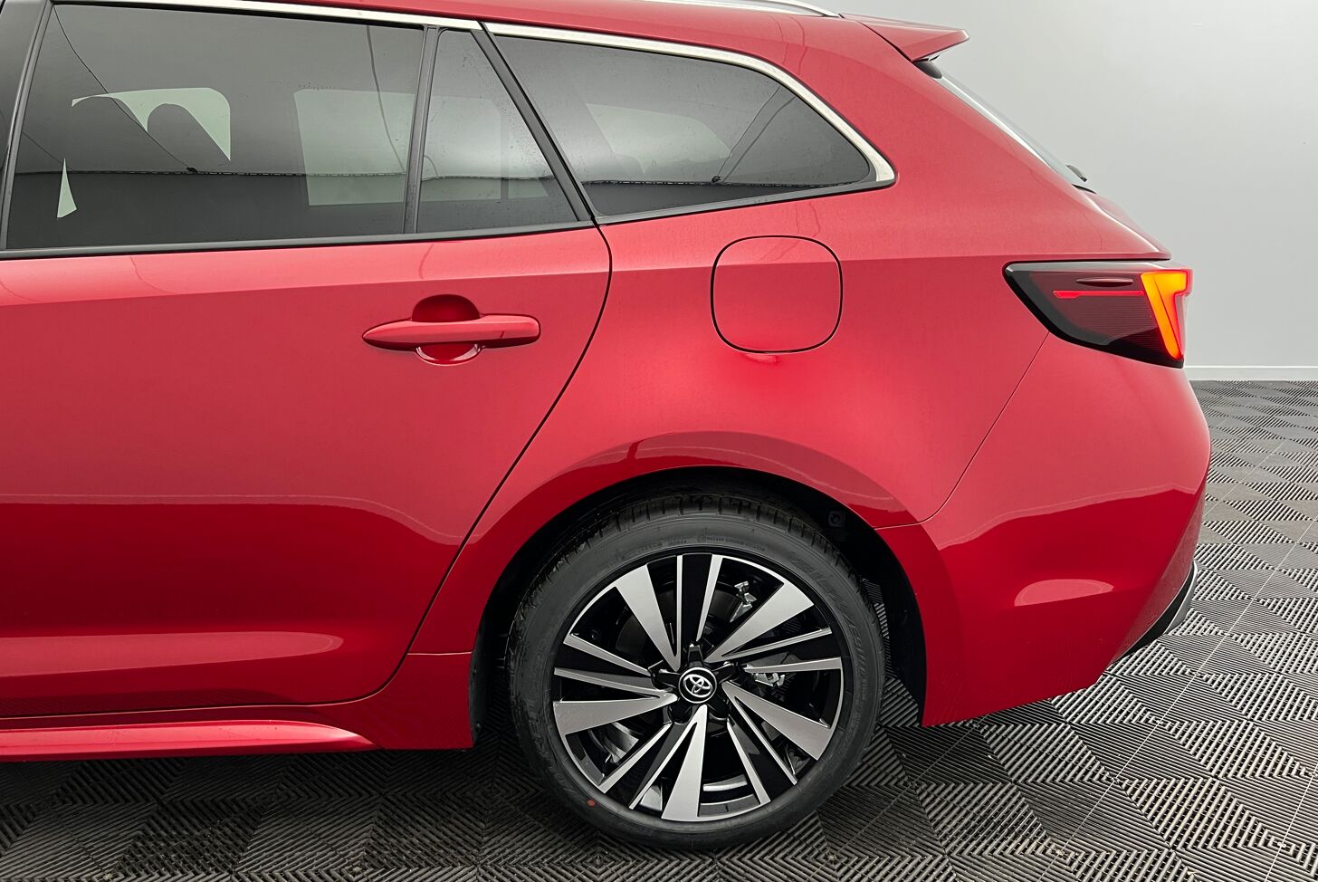 TOYOTA Corolla Touring Sports Break Hybride Essence